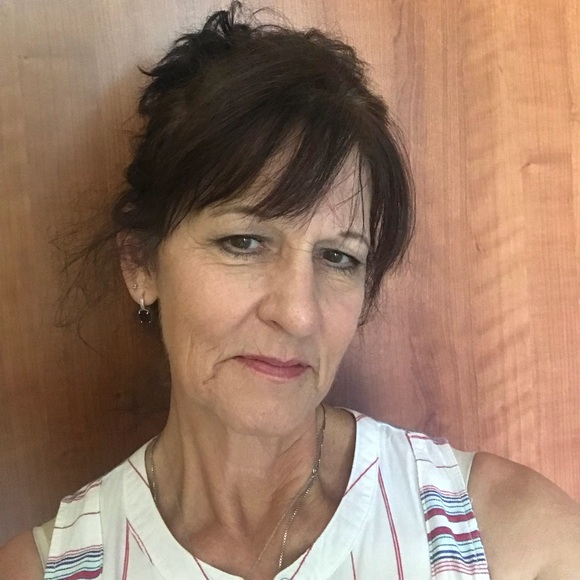 Meet your Posher, Tracy - Picture 2 of 2